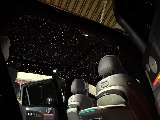 The charm of the upgraded starlight roof of the Mercedes-Benz C260L!