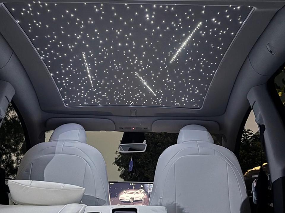 Tesla Model Y upgrades the interior of the starlight headliner